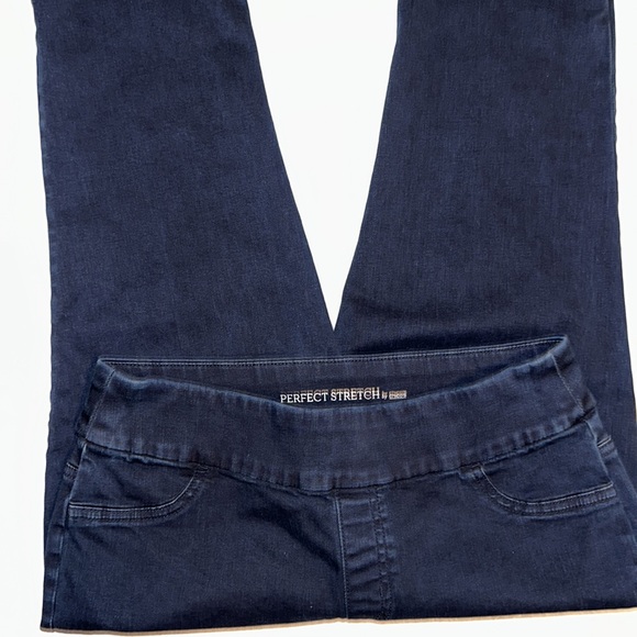 Chico’s Perfect Stretch Jegging Capri SZ 8 Medium Dark Wash Denim Stretch EUC - Picture 5 of 5